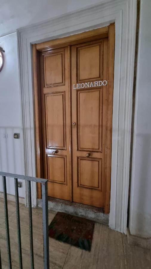 Leonardo Apartment *